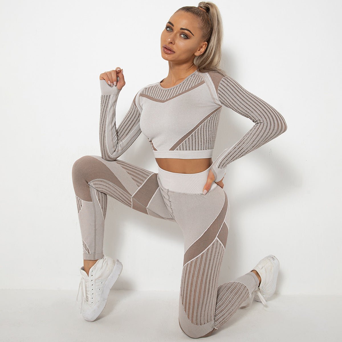 Seamless Knitted Absorbent Yoga Long-Sleeved Suit Yoga Wearsuit - VELORÉ